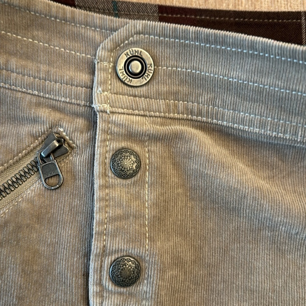 Kuhl Corduroy Snap Front Mini Skirt, sz 2 - Picture 3 of 5